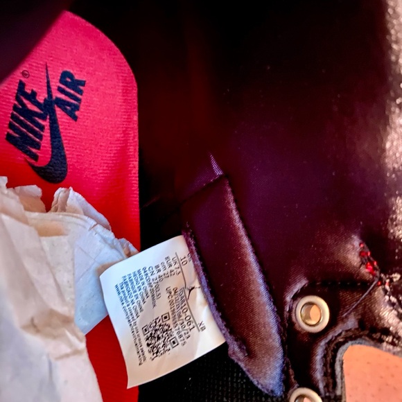 Womens Satin Bred Air Jordan 1 Retro Hi OG - Picture 3 of 7